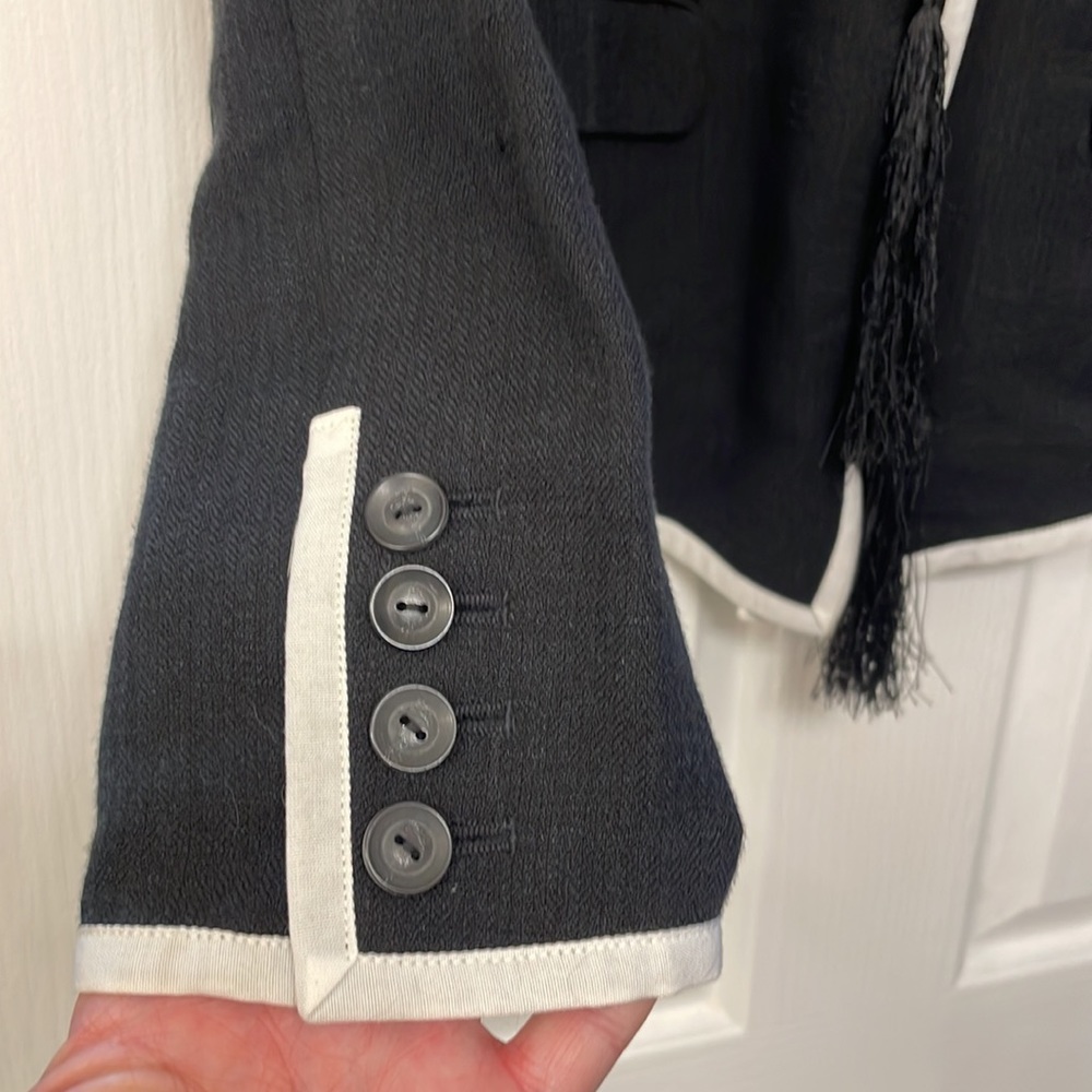 Elizabeth and James linen blazer - Picture 8 of 16